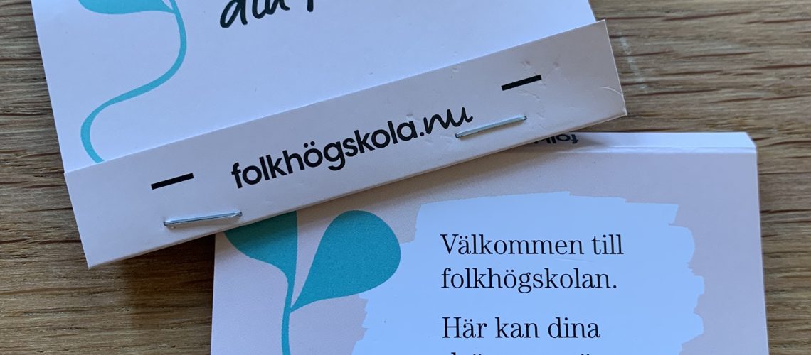 Reklammaterial för folkhögskola.nu - fröpåsar med texten "Så ett frö för din framtid"