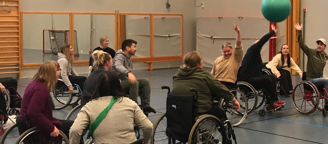 deltagare testar på parasport